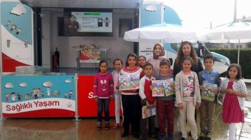 Sağlıklı Yaşam Aracı Okulları Geziyor