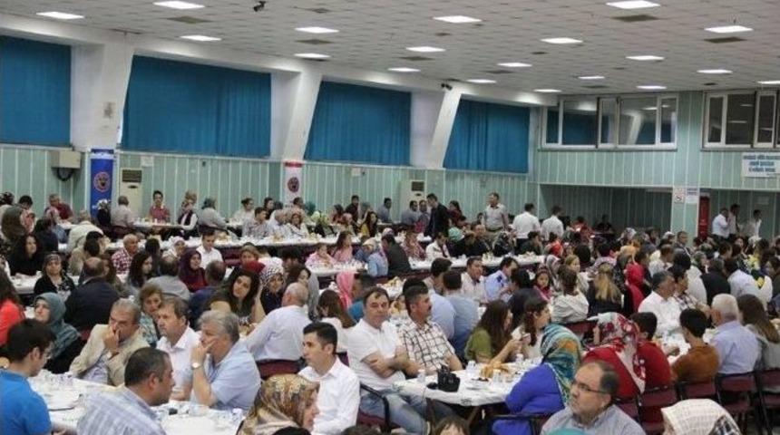 Soma Belediyesi Personliyle İftarda Buluştu