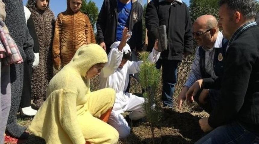 &Ouml;zel &Ouml;ğrenciler Fidan Dikti