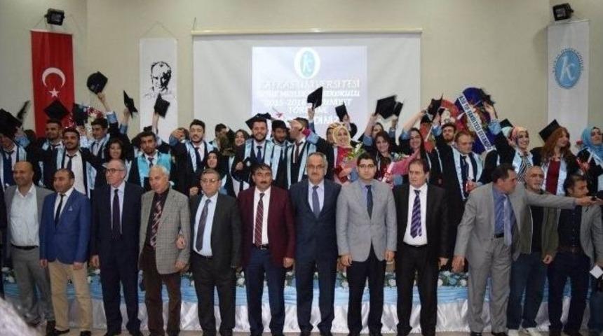 Susuz Meslek Y&uuml;ksek Okulu İlk Mezunlarını Verdi