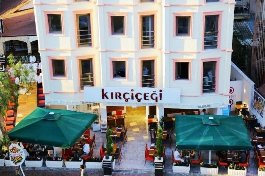 Kır&ccedil;i&ccedil;eği Kuşadası&rsquo;nda