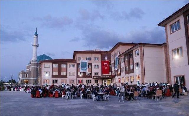 Koto’dan Kartepe’de 800 Kişilik İftar