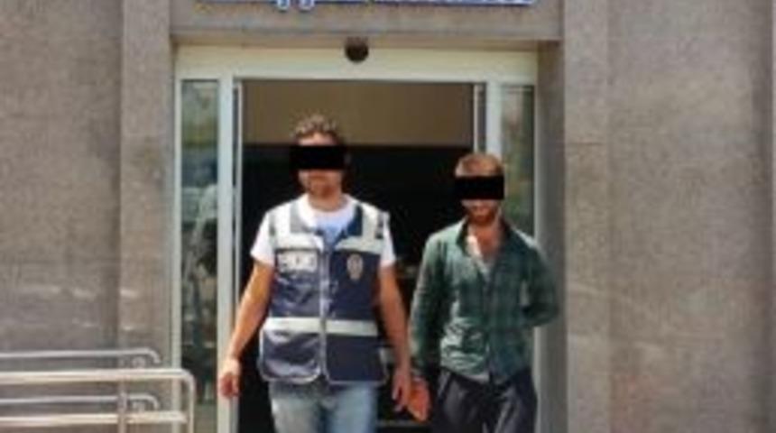 Soymak İ&ccedil;in Girdiği İş Yerinin Deposunda Su&ccedil;&uuml;st&uuml; Yakalandı