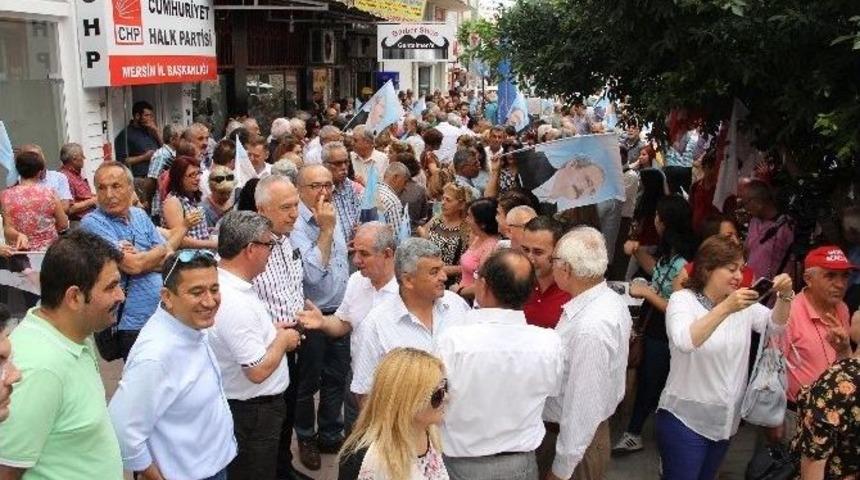 Mersin&rsquo;de Chp&rsquo;liler Kılı&ccedil;daroğlu&rsquo;na Y&ouml;nelik Saldırıyı Protesto Ettiler