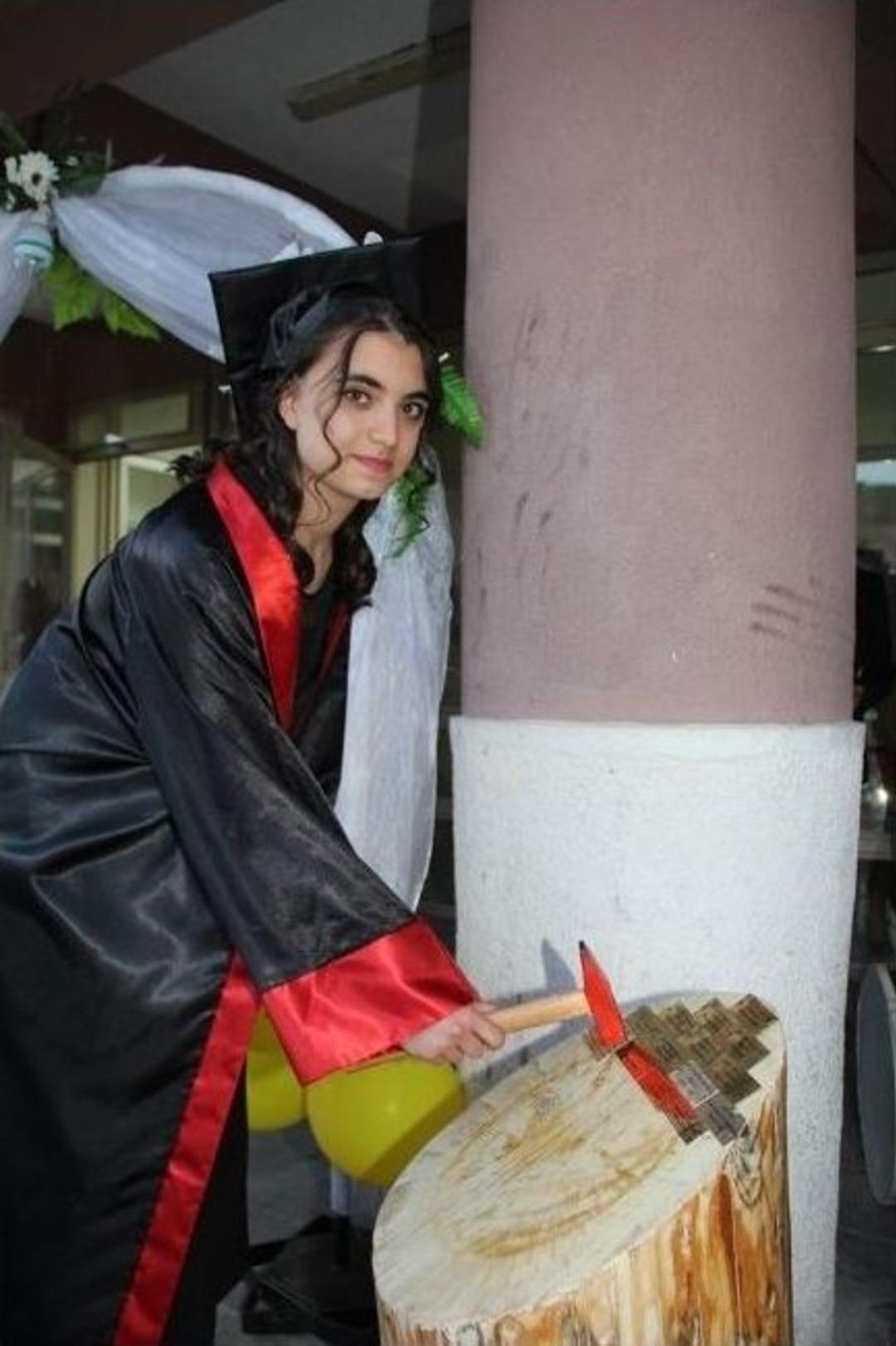 Anadolu Lisesinden Coşkulu Mezuniyet Gecesi