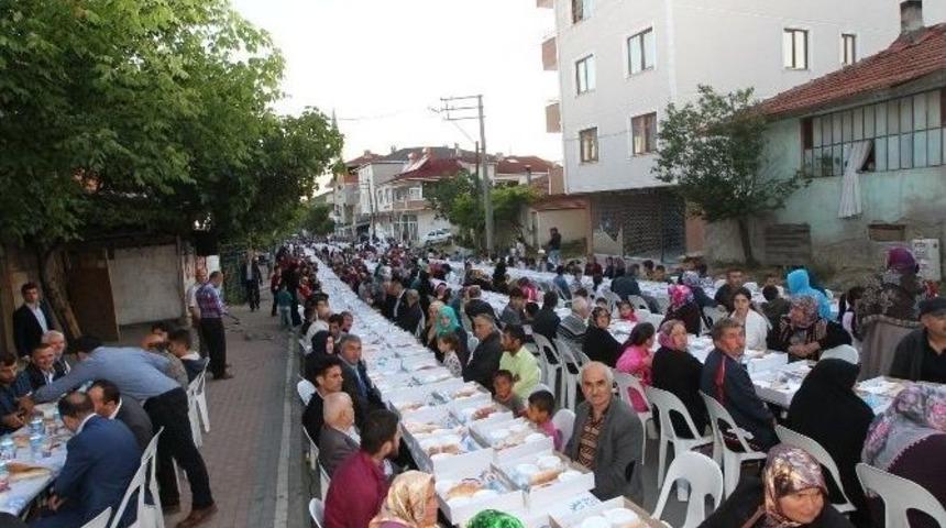 Gebze’de İki Mahalle Tek Sofrada