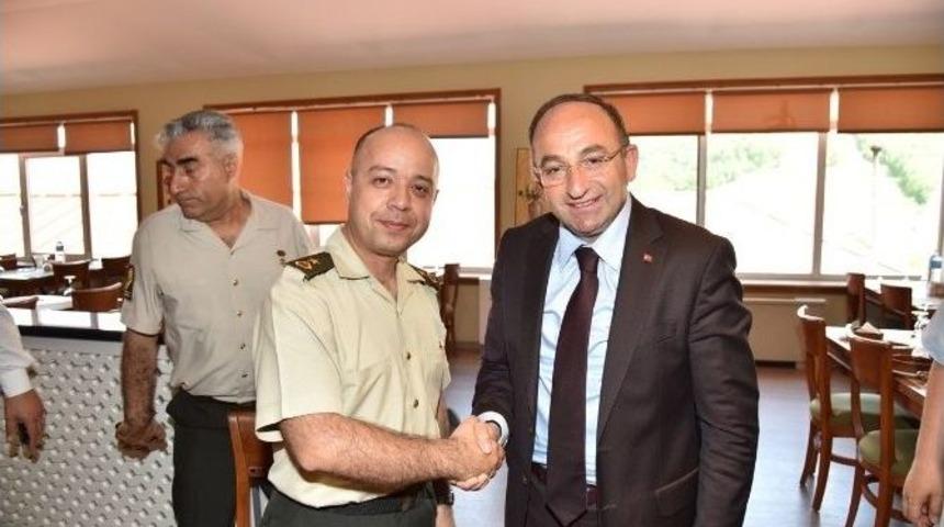 Başkan Üzülmez, Garnizon Komutanıyla Vedalaştı