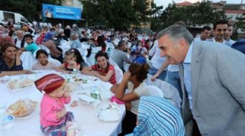 Pamukovalı Vatandaşlar Büyükşehir İftarında Buluşuyor