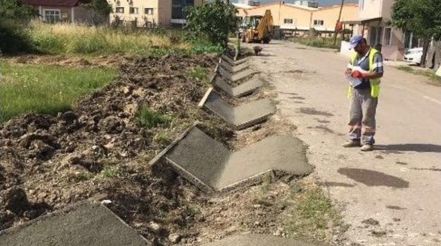 Kartepe&rsquo;de Trapez Kanal &Ccedil;alışması