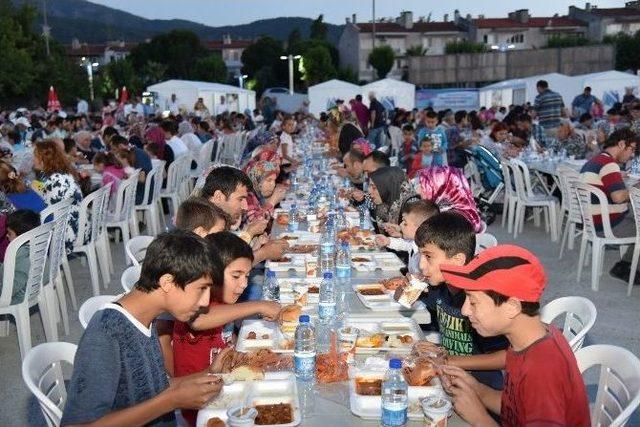 Başkan Çerçi İftarını Mesir’de Vatandaşla Birlikte Açtı