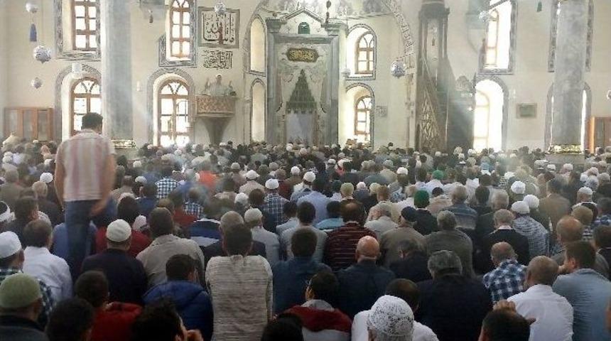 K&uuml;tahya&rsquo;da Ramazan&rsquo;ın İlk Cuması