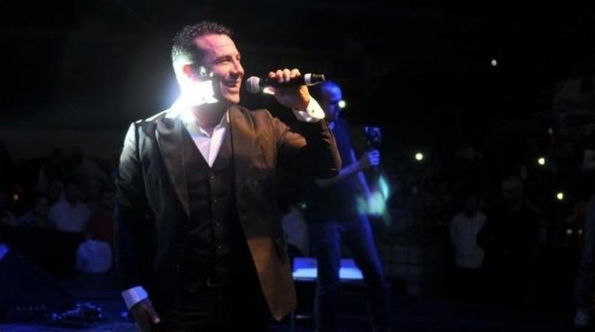 Ramazan Etkinliklerinde Ferhat G&ouml;&ccedil;er Konseri