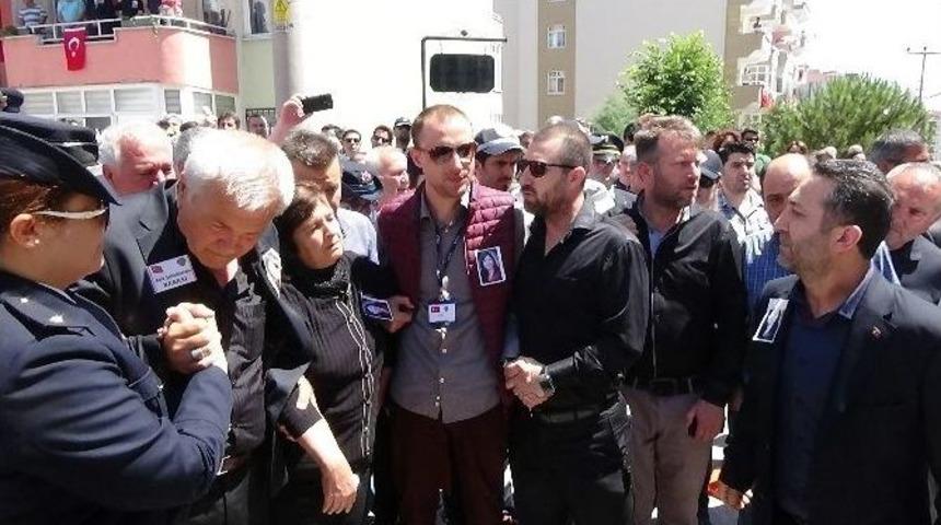 Şehit Polis Memuru Nefize &Ouml;zsoy&rsquo;un Cenazesi Baba Ocağında