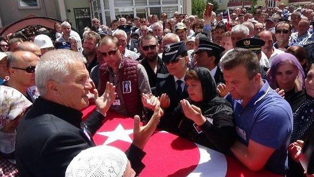 Şehit Polis Memuru Nefize Özsoy’un Cenazesi Baba Ocağında