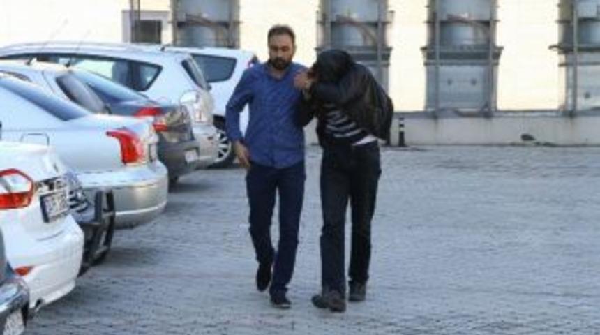 Evinde Ve &Uuml;zerinde Uyuşturucu Ele Ge&ccedil;en Şahıs Adliyede