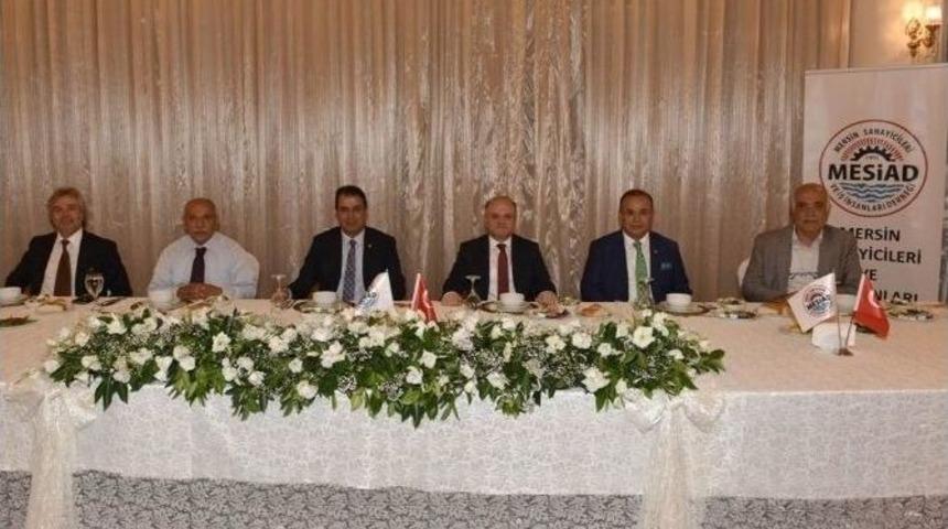 Vali &Ccedil;akacak, İş D&uuml;nyasıyla İftarda Buluştu