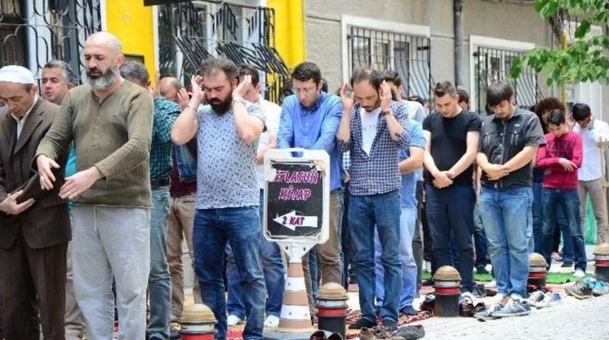 Eskişehir&rsquo;de Ramazan Ayının İlk Cuması Kılındı