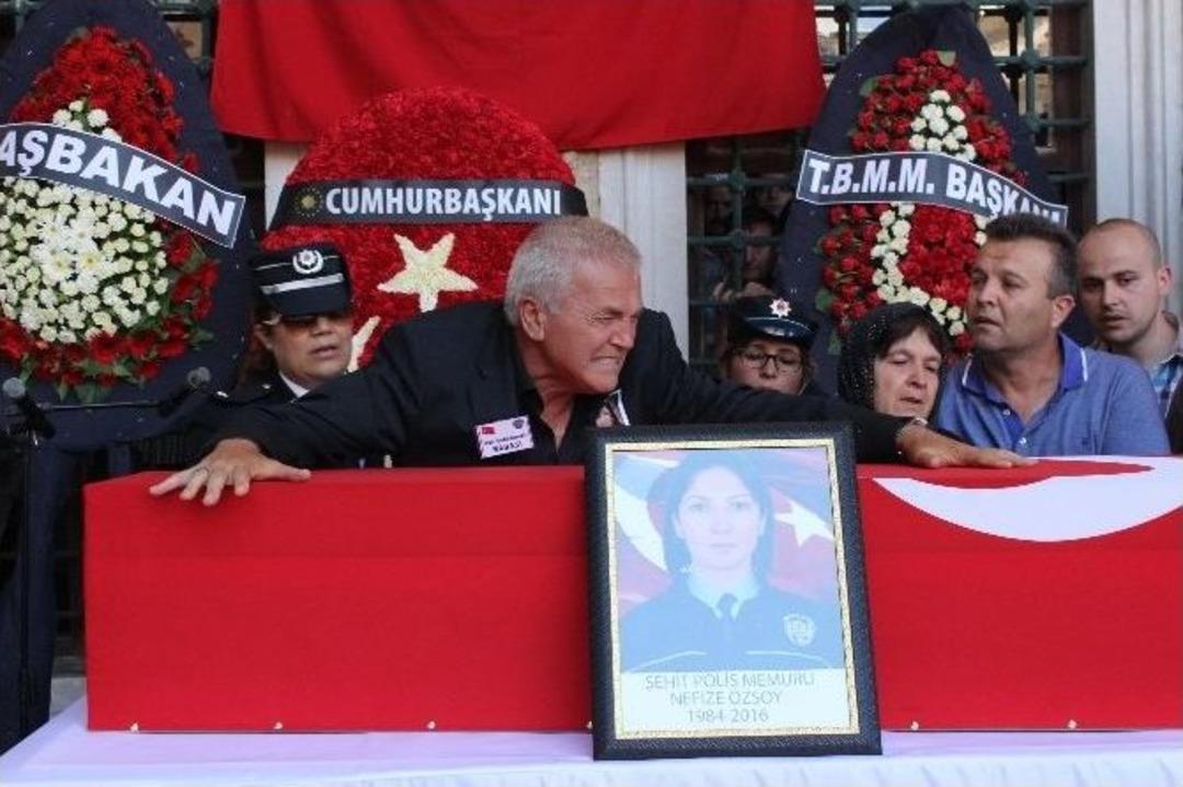 Şehit Polis Nefize &Ouml;zsoy&rsquo;un Cenazesi Selimiye Camii&rsquo;ne Getirildi