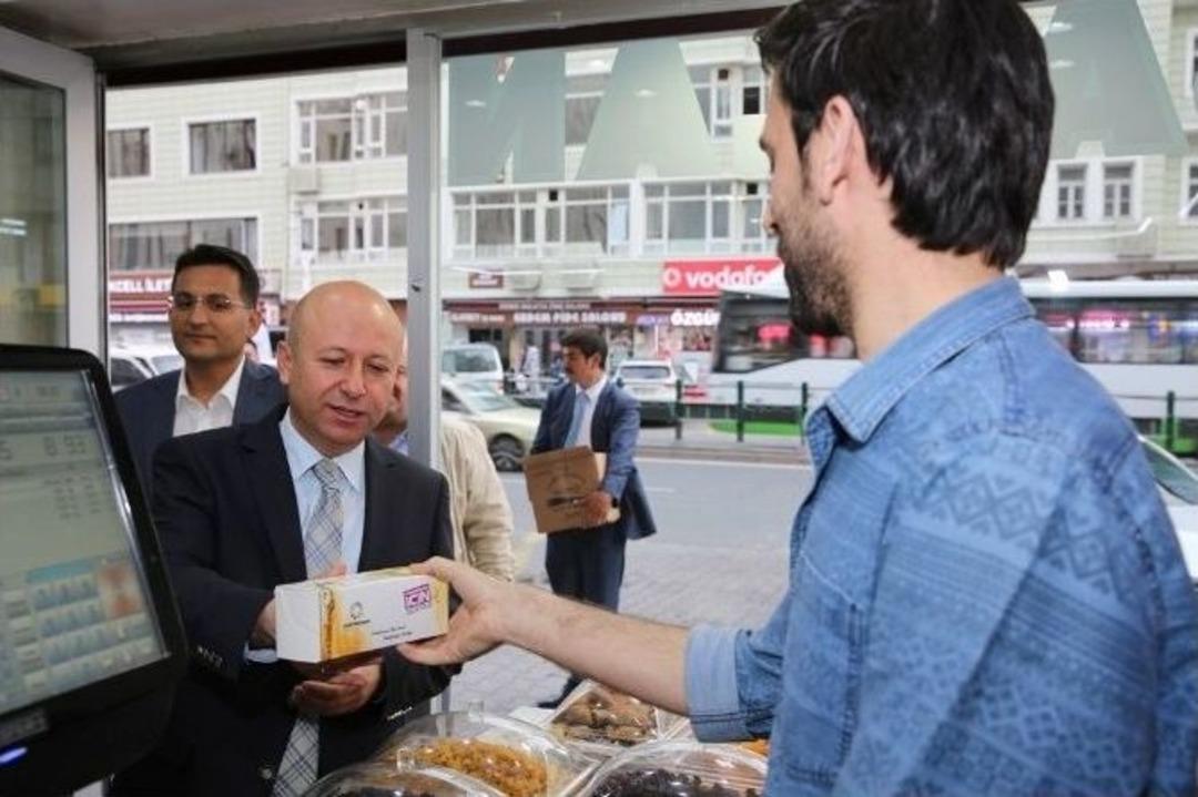 İftar Hurmaları Başkan &Ccedil;olakbayrakdar&rsquo;dan