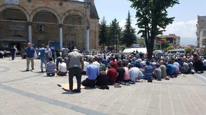 Ramazan Ayı&rsquo;nın İlk Cumasında Camiler Doldu Taştı