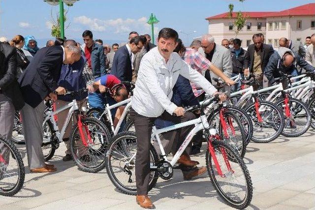 Bozok Üniversitesine Türkiye Halk Sağlığı Kurumu Tarafından 100 Adet Bisiklet Hibe Edildi