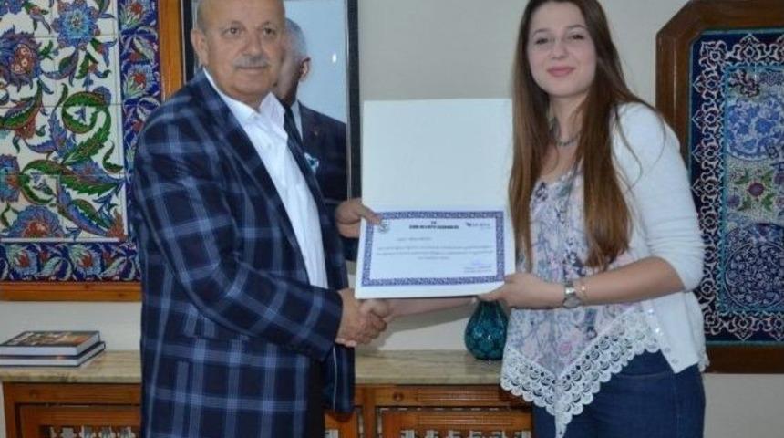 İznik Belediyesi&rsquo;nden Stajyer &Ouml;ğrencilere Teşekk&uuml;r Belgesi