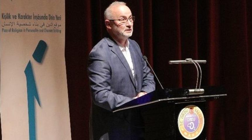 "kişilik Ve Karakter İnşasında Dinin Yeri" Sempozyumu