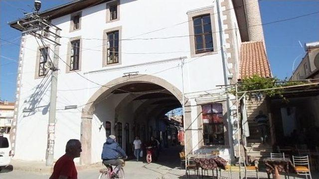 Tarihi Hanay Cami İçin Asansör Yapılması İstendi