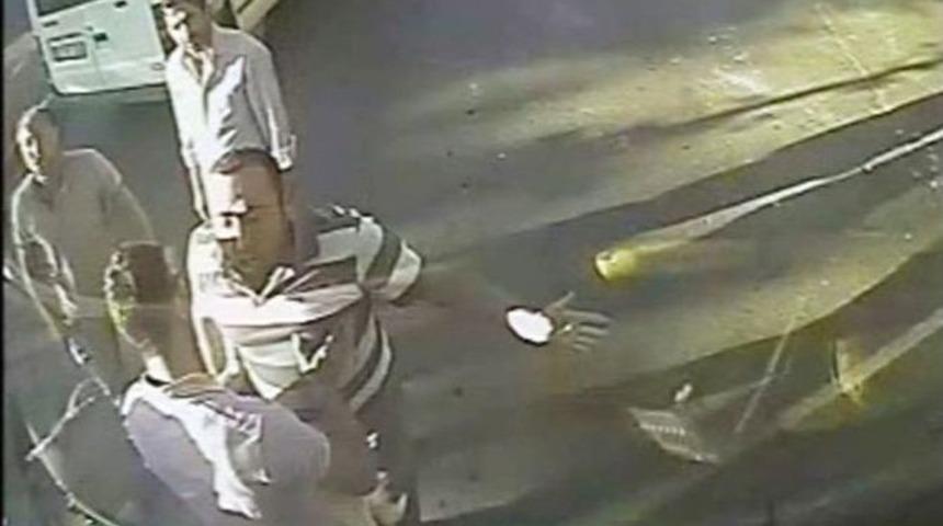 Halk Otob&uuml;s&uuml;ne Taşlı Saldırı