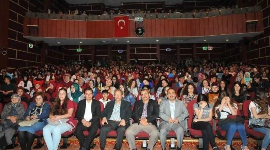 Akşehir&rsquo;de "bozkır&rsquo;ın Sırrı T&uuml;rk Peygamber&rsquo; Paneline Yoğun İlgi