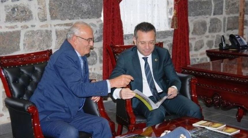 Başkan Yılmaz, Vali Aksoy&rsquo;a &rsquo;panorama 1919&rsquo;u Tanıttı