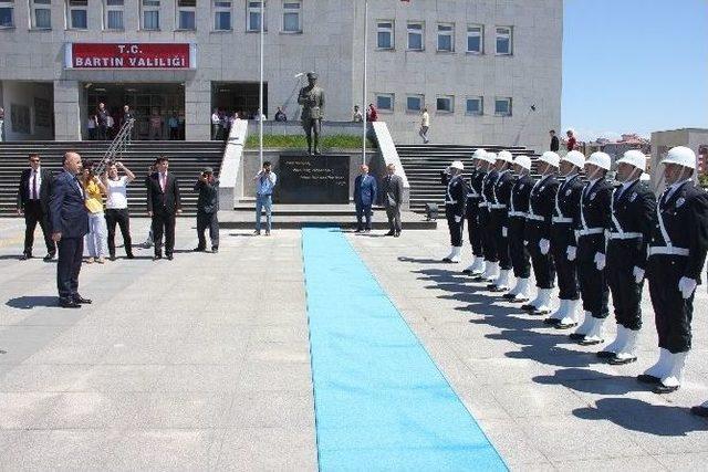 Vali Azizoğlu Törenle Uğurlandı