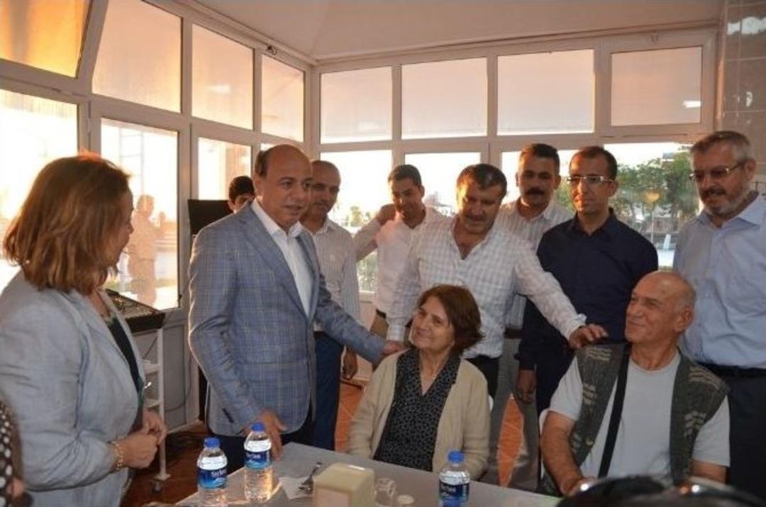 Efeler&rsquo;de Gaziler Ve Ailelerine İftar Yemeği Verildi