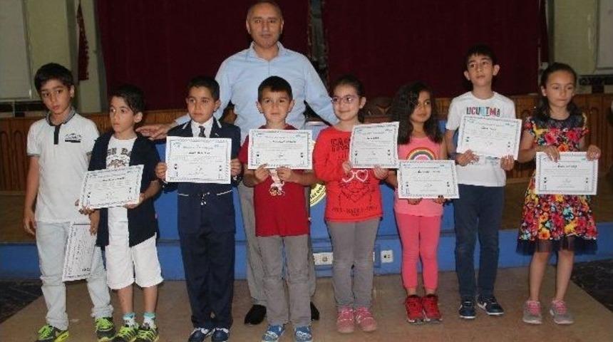 Elazığ&rsquo;da &Ouml;ğrencilere Sosyal G&uuml;venlik El&ccedil;isi Sertifikası Verildi