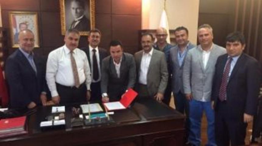 Uşak Sportif&rsquo;te Ozan Bulkaz S&ouml;zleme Yeniledi