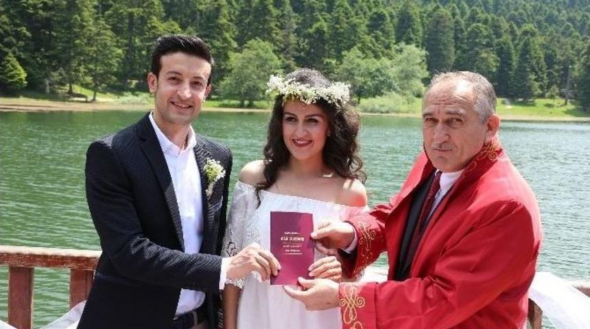 Muhteşem Manzarada Evliliğe İlk Adımı Attılar