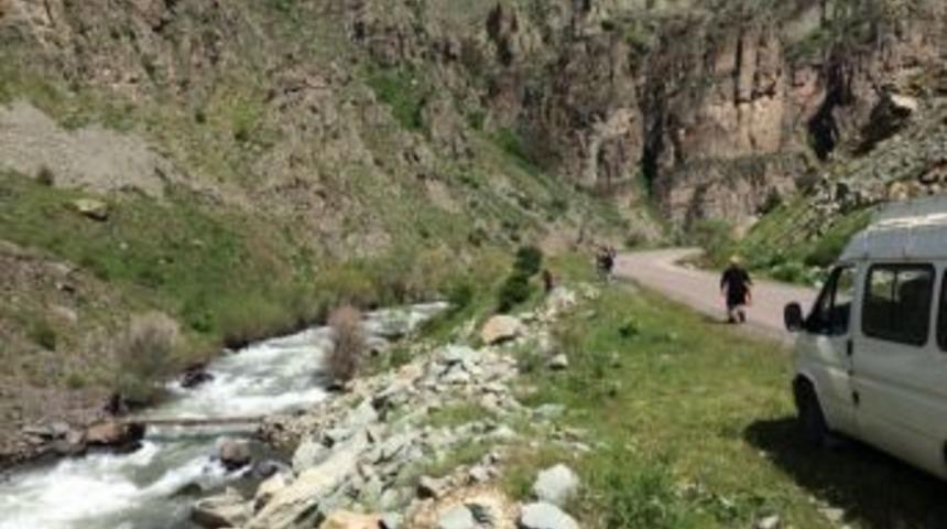 İspir&rsquo;de Derede Kaybolan İkinci Kardeşinde Cesedi Bulundu