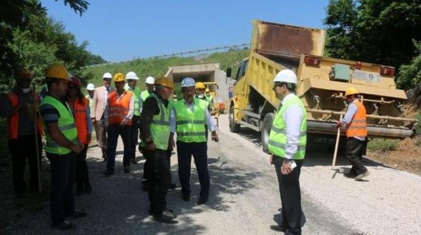 İl &Ouml;zel İdaresi K&ouml;y Yollarını Asfaltlama &Ccedil;alışmaları Devam Ediyor