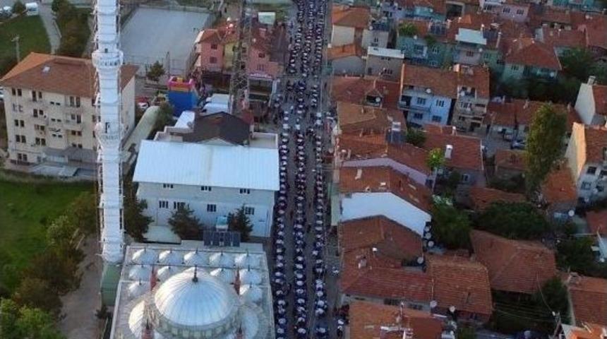 Uşak Belediyesi İlk İftarını Verdi