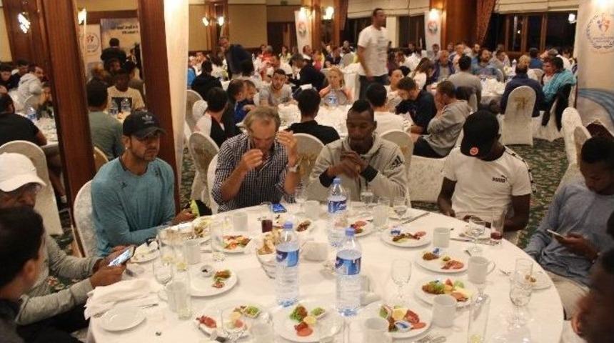 Erzurum Challenge Cup Sporcular Yarış &Ouml;ncesi İftarda Buluştu