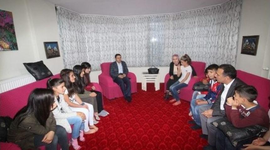 Vali Işın Sevgi Evlerinde İftar A&ccedil;tı