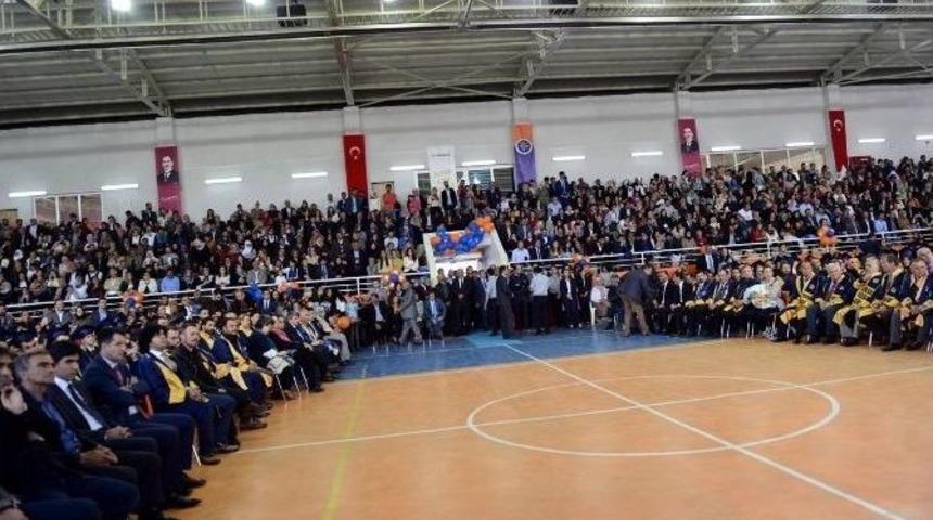 Ar&uuml;&rsquo;de Mezuniyet T&ouml;reni