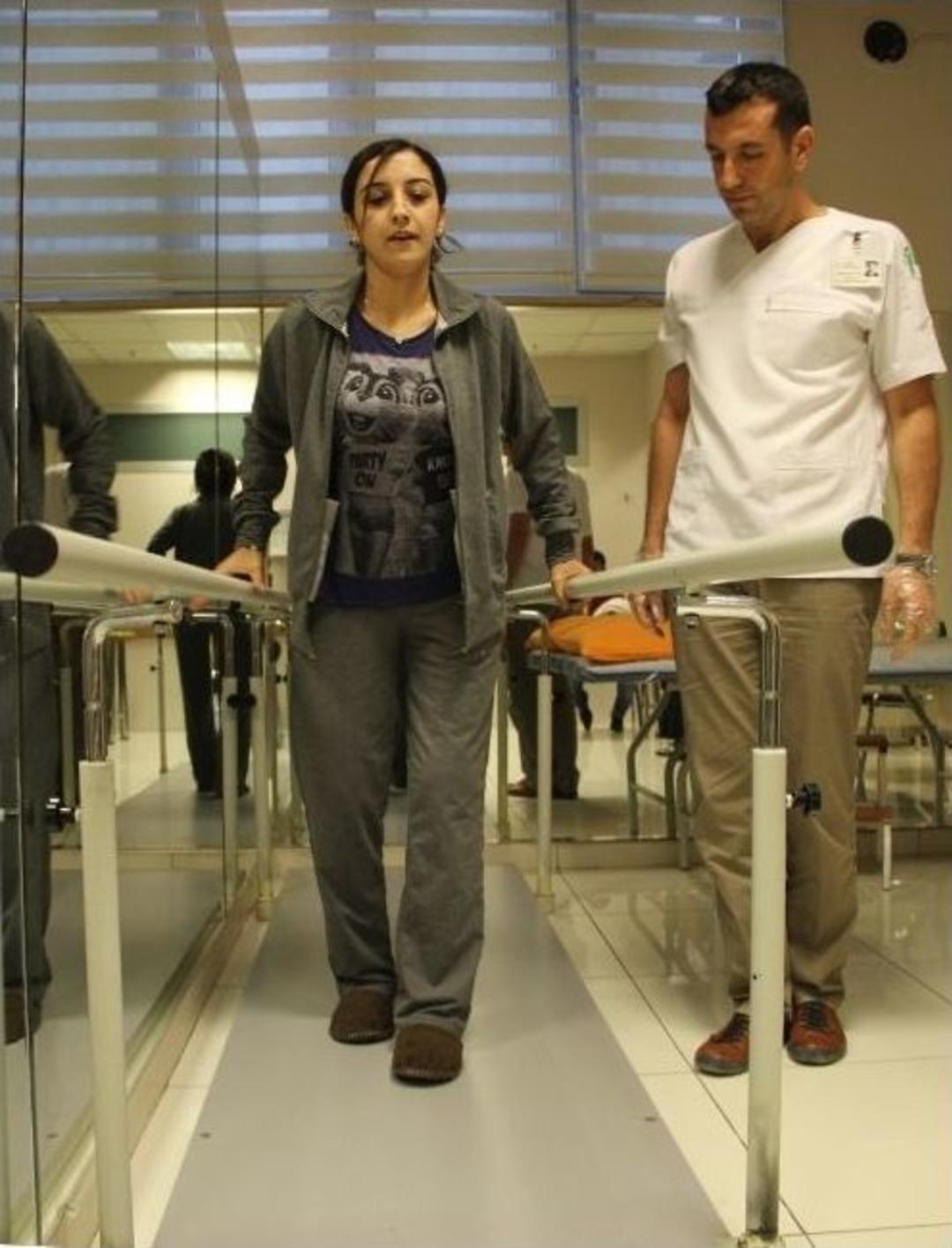 Altıncı Kattan D&uuml;şen Hemşire Hayata Tutundu