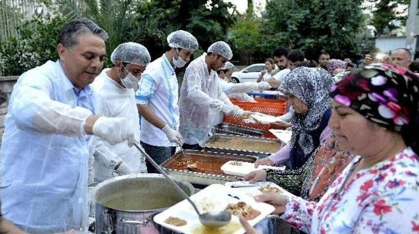 Başkan Uysal, 3 Bin Vatandaş İle Orucunu A&ccedil;tı