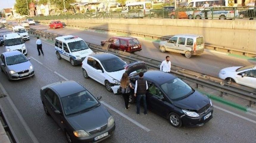 Bursa&rsquo;da Trafik Kazası: 1 Yaralı