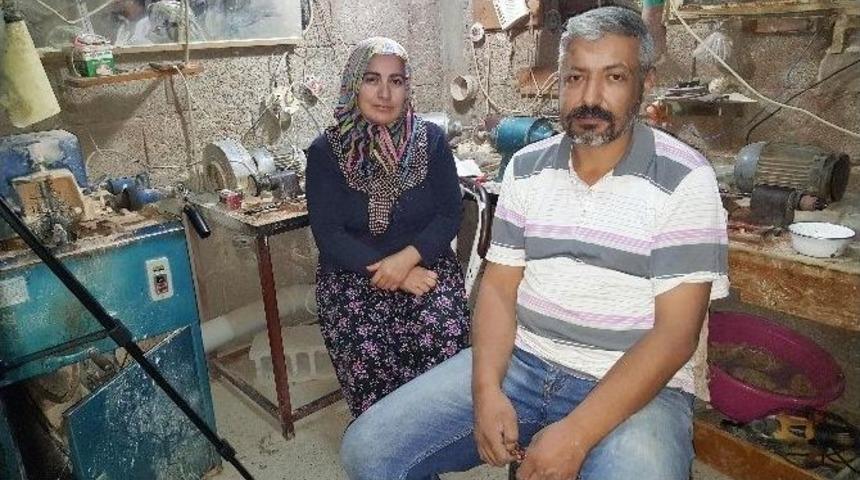 Aşklarıyla Taşı Ağacı Sanata D&ouml;n&uuml;şt&uuml;r&uuml;yorlar