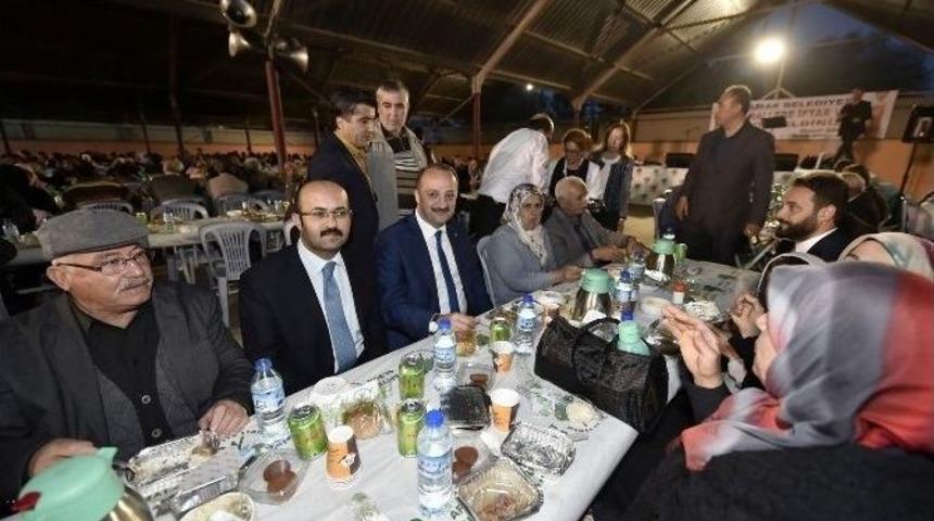 Mahalle İftarında Konak M&uuml;jdesi