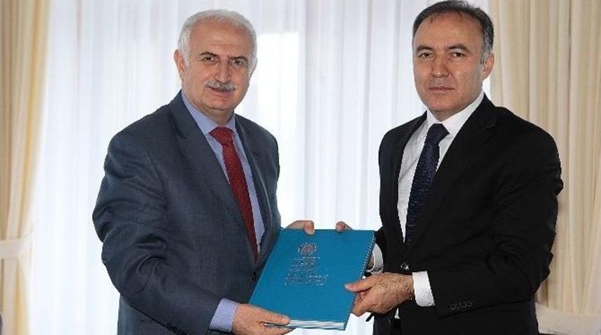 Vali Altıparmak’tan Rektör Koçak’a Veda Ziyareti