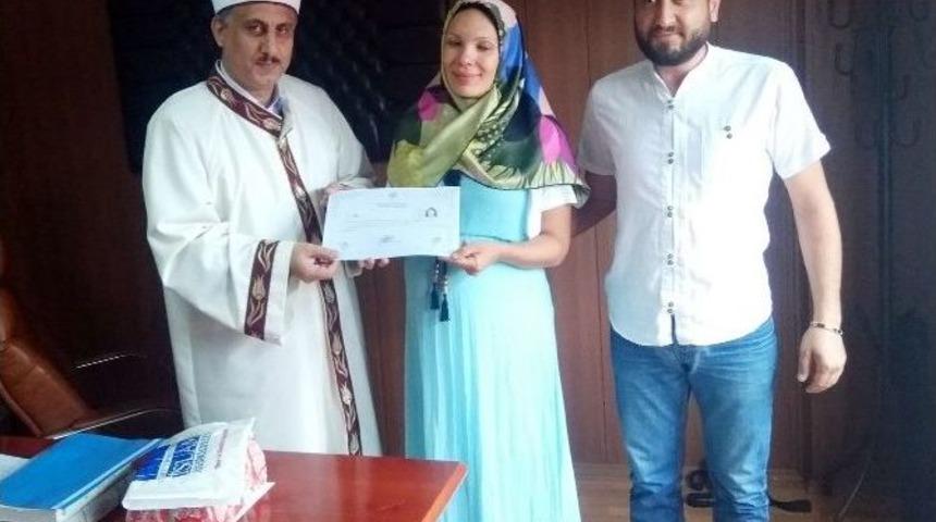 Rus Kadın Aşkı Uğruna M&uuml;sl&uuml;man Oldu