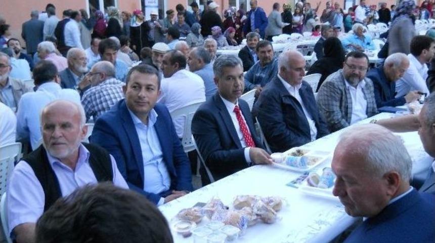 Vali Erkal Lapseki&rsquo;de İftar Programına Katıldı